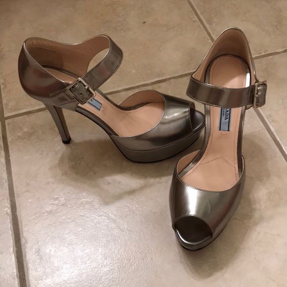 Silver metallic Prada platform peep-toe stiletto - Picture 4 of 8